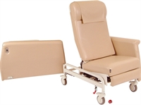 Picture of Winco 6940 Elite Medical Mobile Care Recliner, Swing Away Arms